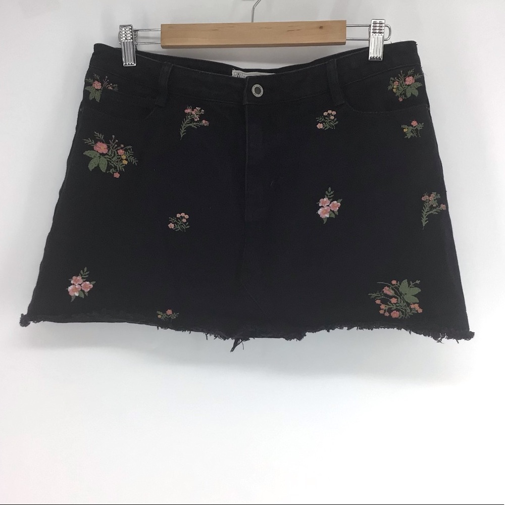 NEW Angel Kiss Black Floral Denim Mini Skirt